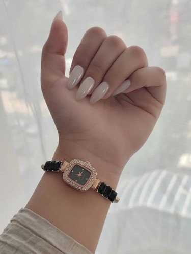 ساعت زنانه طرح رولکس نگین دار بند کرواتی