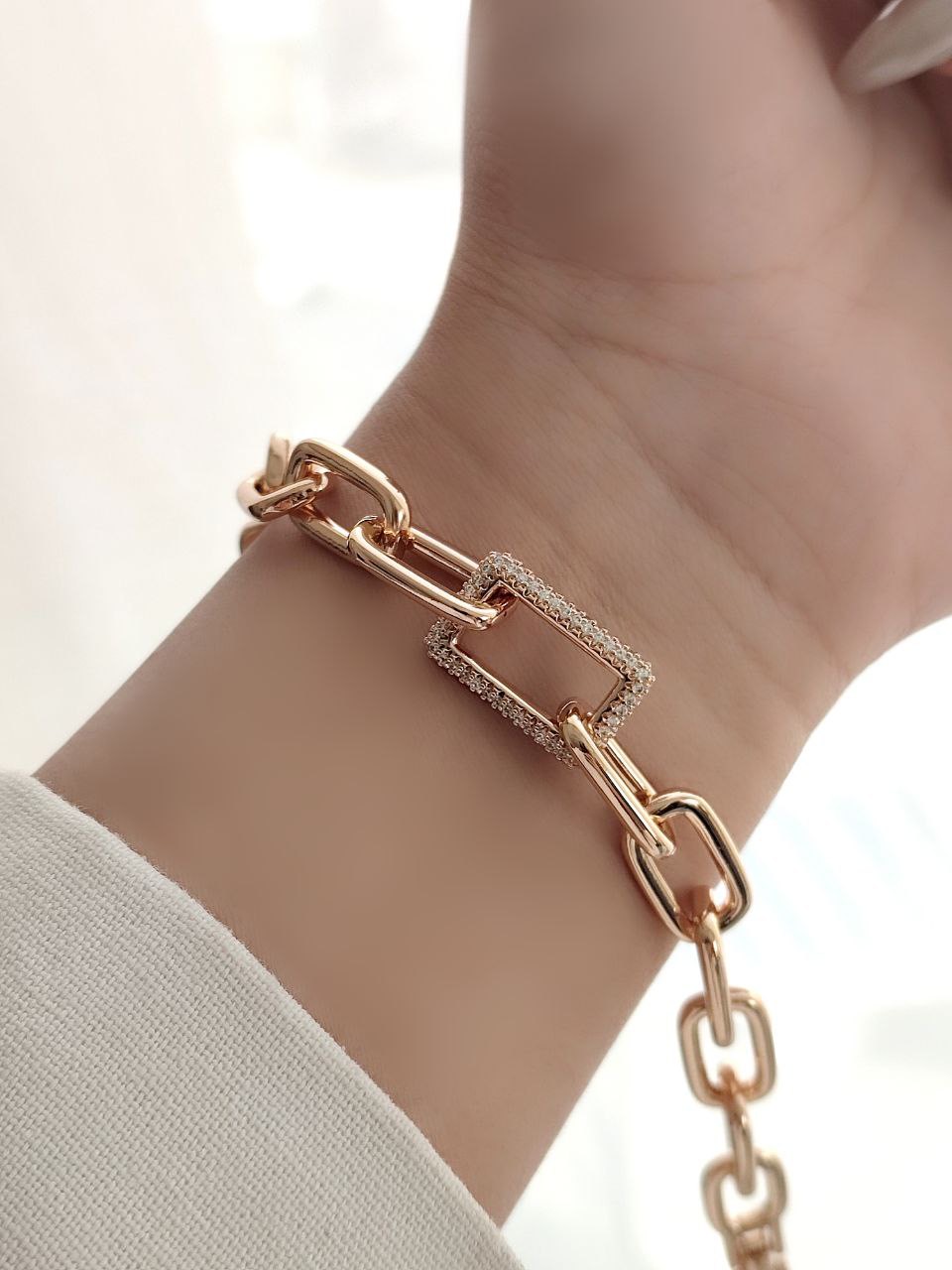 دستبند زنانه مارک ژوپینگ Xuping حلقهای نگین دار