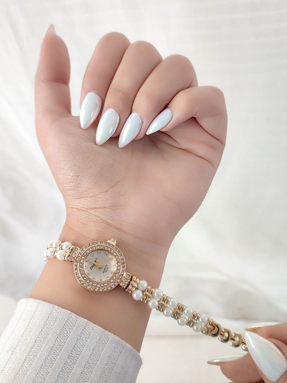 ست زنانه مرواریدی ( ساعت + انگشتر + گردنبند + گوشواره + همراه با جعبه شیک ) جنس استیل