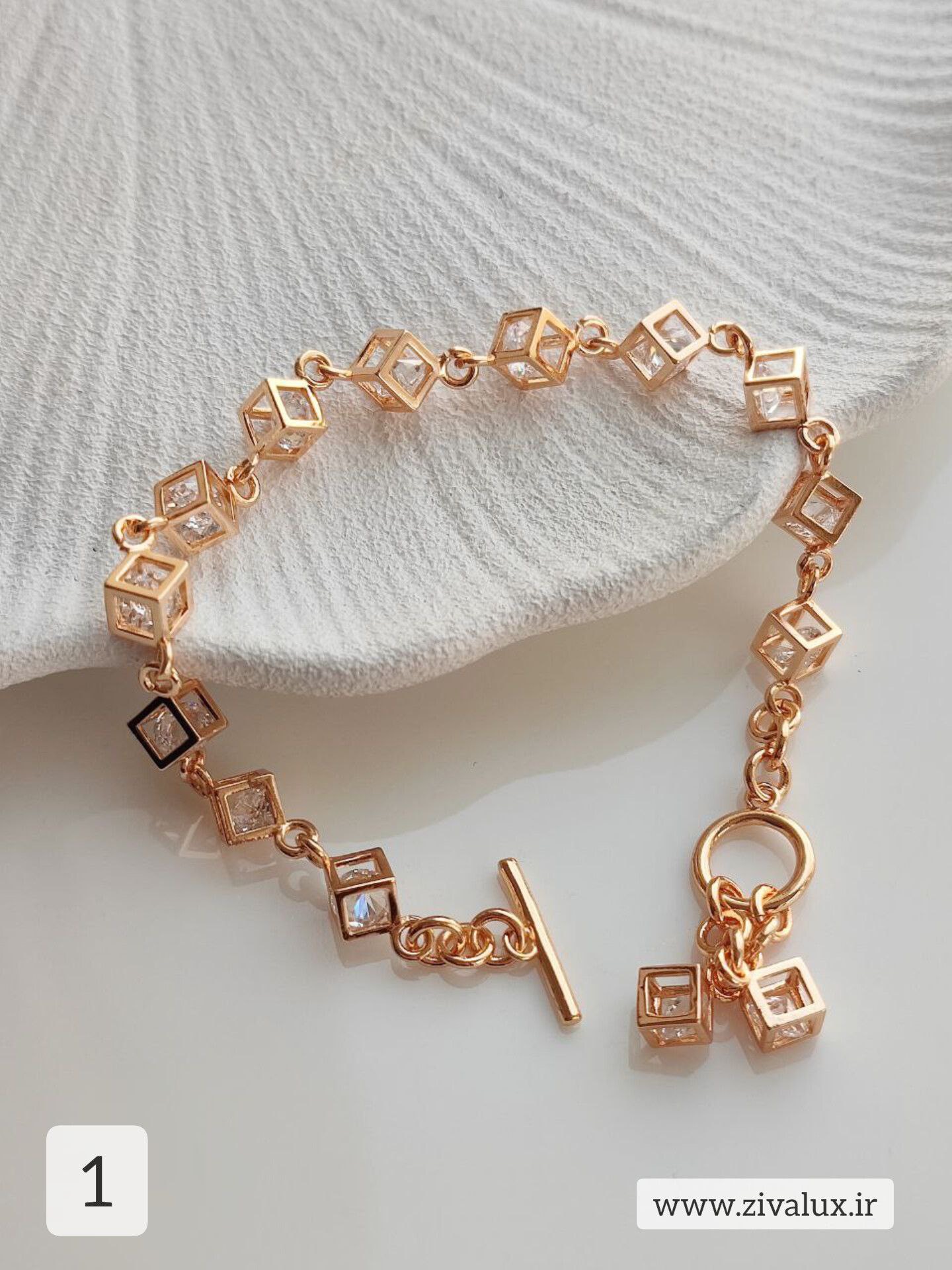 دستبند زنانه طرح تاس مارک YSX