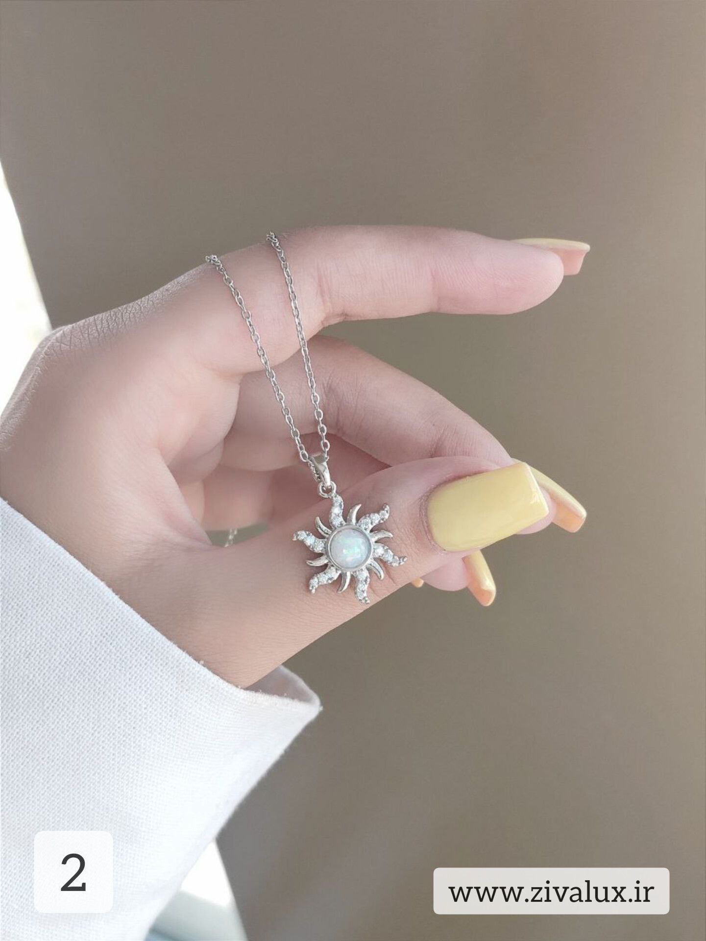 گردنبند زنانه و دخترانه استیل نگین دار طرح خورشید
