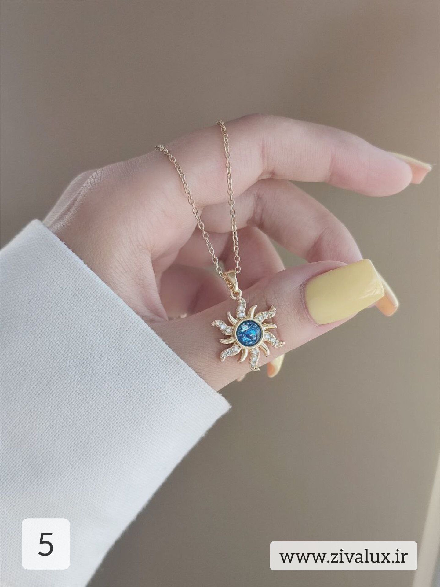 گردنبند زنانه و دخترانه استیل نگین دار طرح خورشید