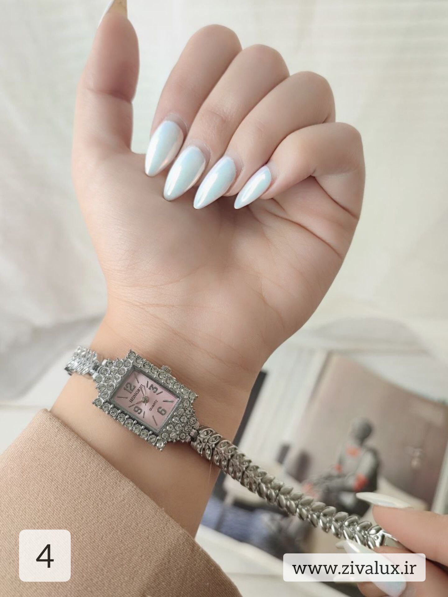 ساعت مچی نگین دار زنانه مارک HONGRUI بند فلزی