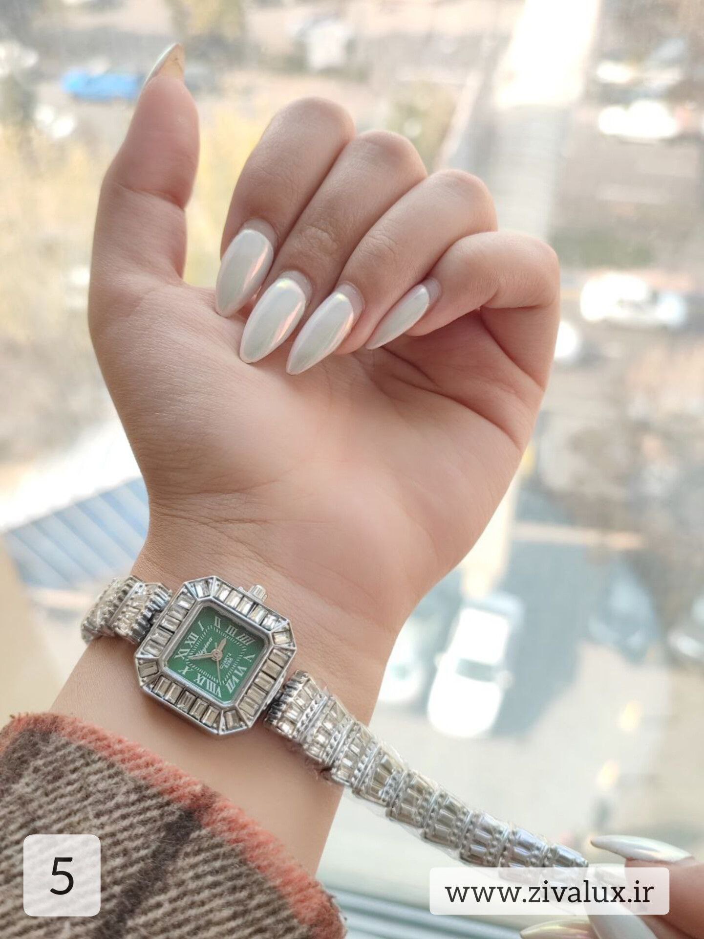 ساعت مچی ‏زنانه مارک الینا eliyina بند نگین دار