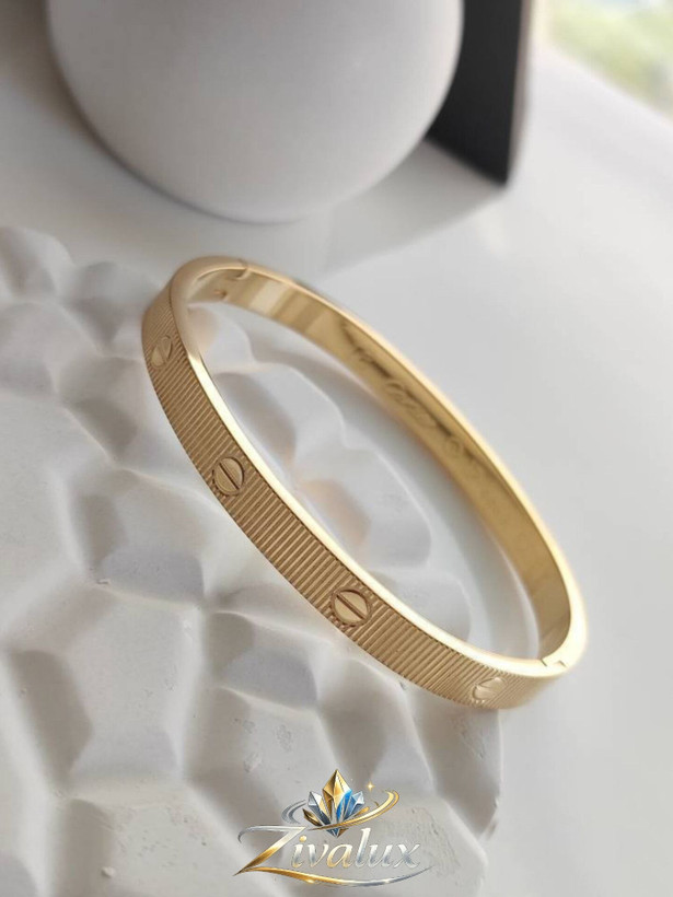بنگل طلایی زنانه مارک لیمیتید کارتیر مات مدل خط دار BANGLE ( سایز 3 )