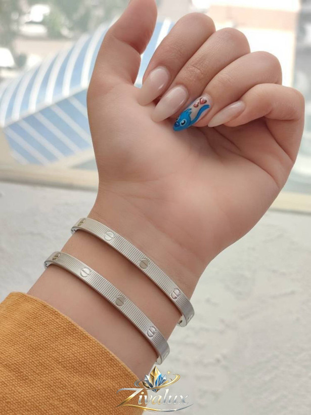بنگل نقره ایی زنانه مارک لیمیتید کارتیر براق مدل خط دار BANGLE ( سایز 3 )
