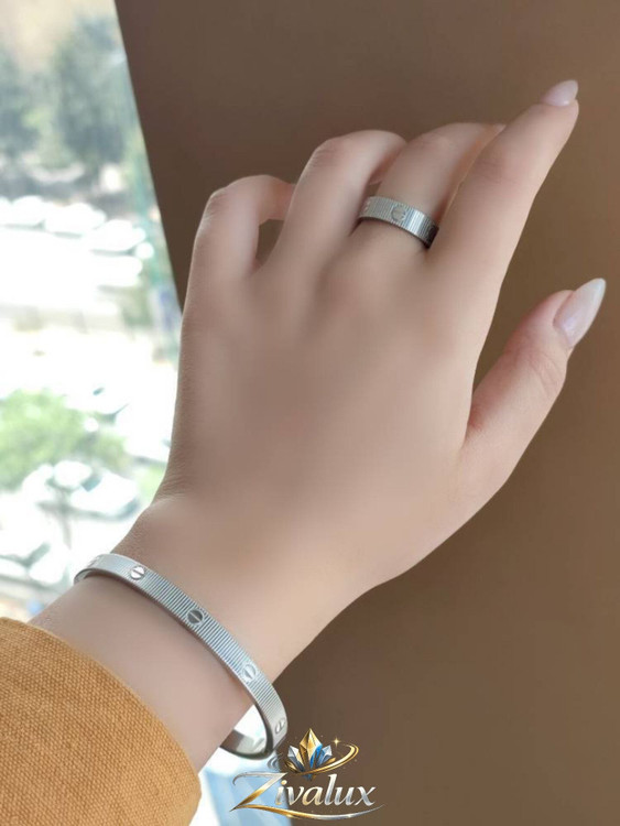ست بنگل و انگشتر زنانه مدل کارتیر CARTIER رنگ نقره ایی
