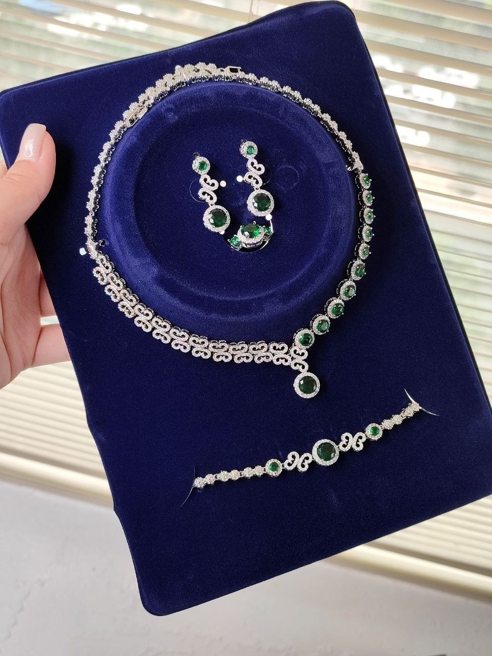 سرویس زنانه نگین دار مدل جواهری JEWELLERES (گردنبند،دستبند،انگشتر،گوشواره)