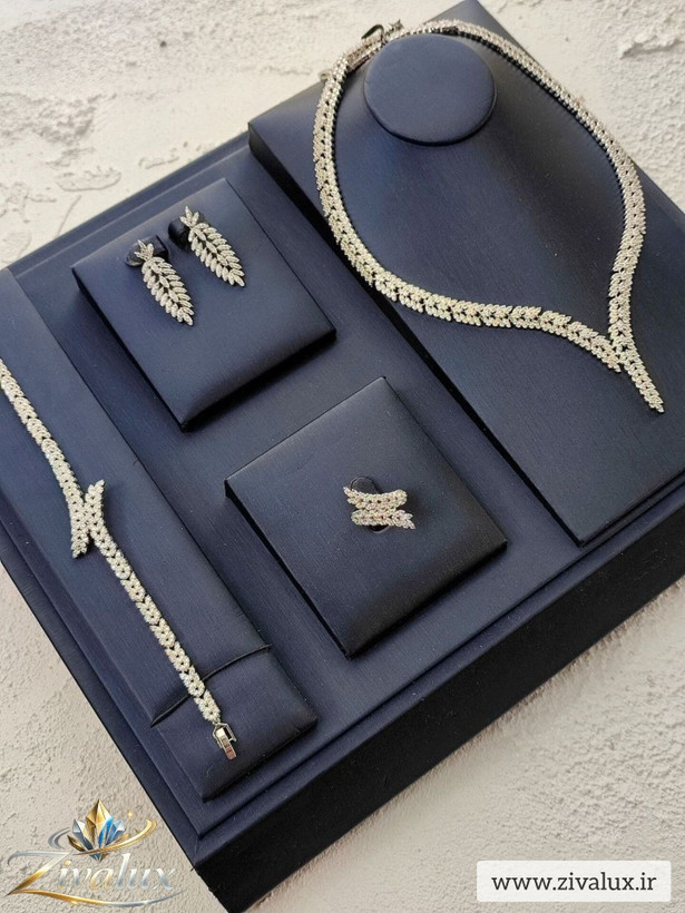 سرویس زنانه نگین دار مدل جواهری JEWELLERES (گردنبند،دستبند،انگشتر،گوشواره)