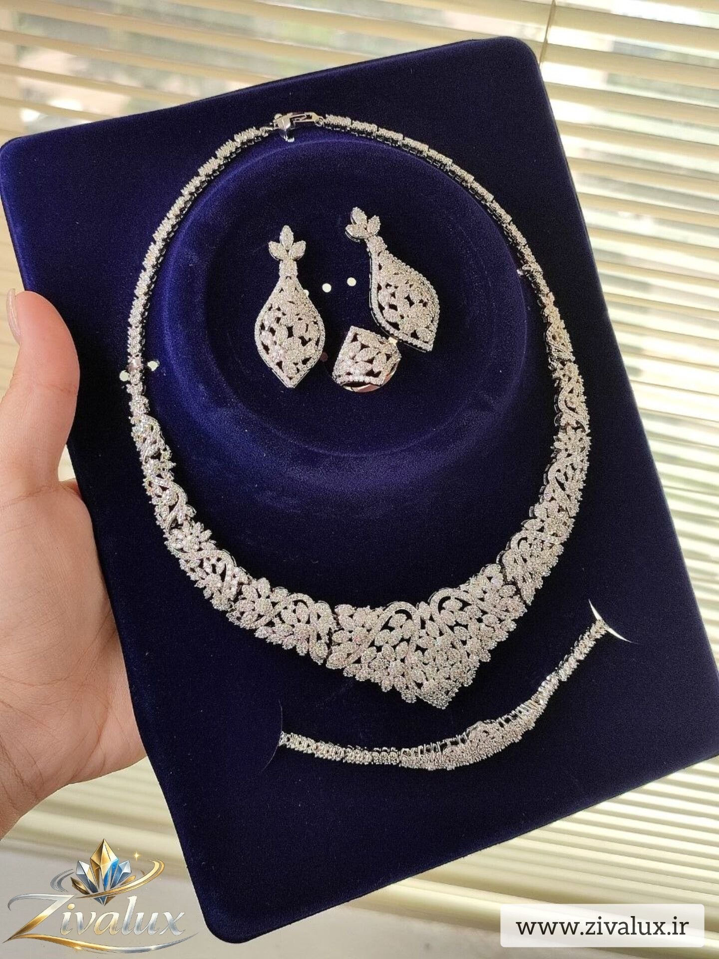 سرویس زنانه نگین دار مدل جواهری JEWELLERES (گردنبند،دستبند،انگشتر،گوشواره)