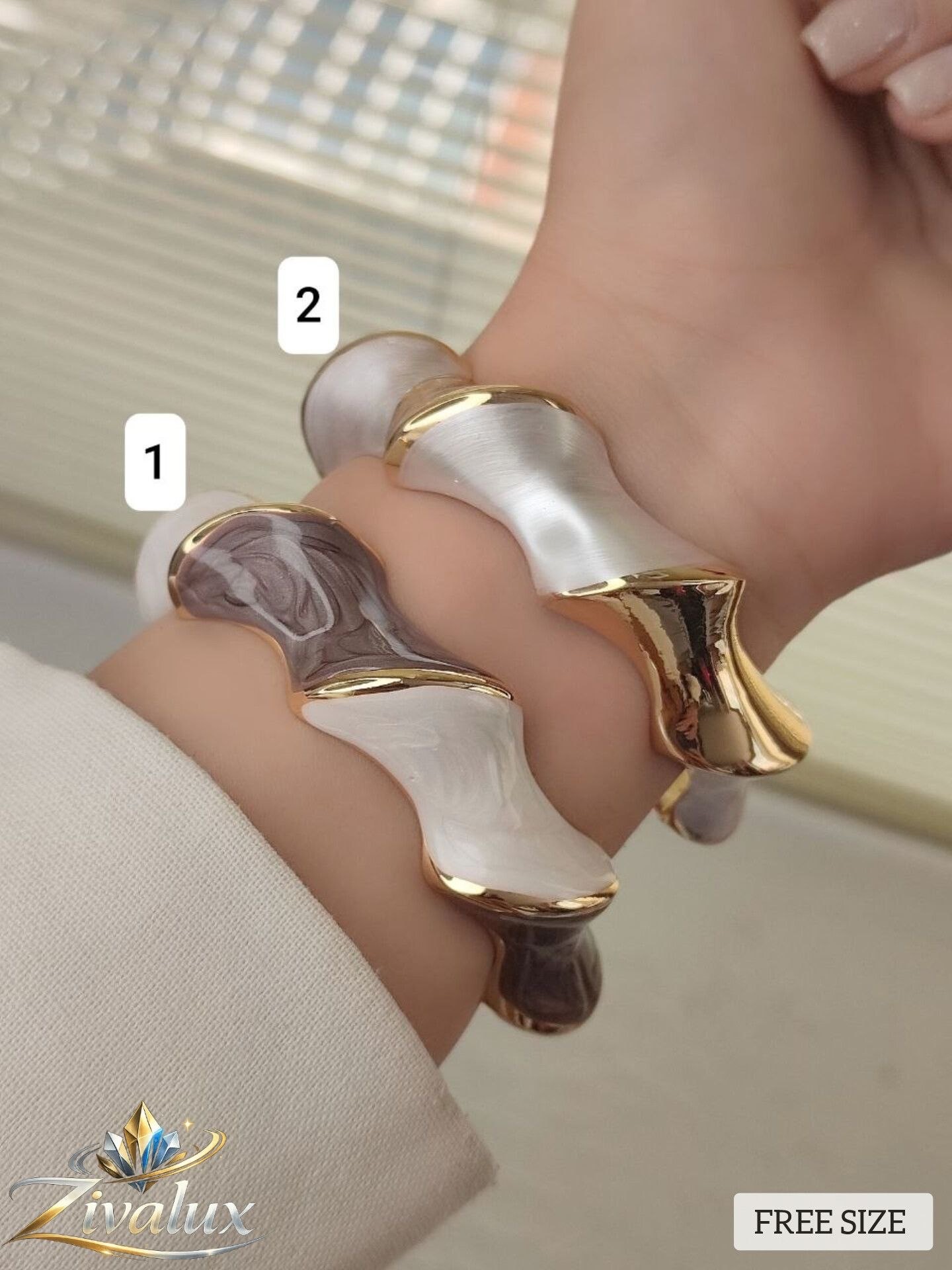 بنگل زنانه دو رنگ مدل مینا کاری BANGLE (فری سایز)