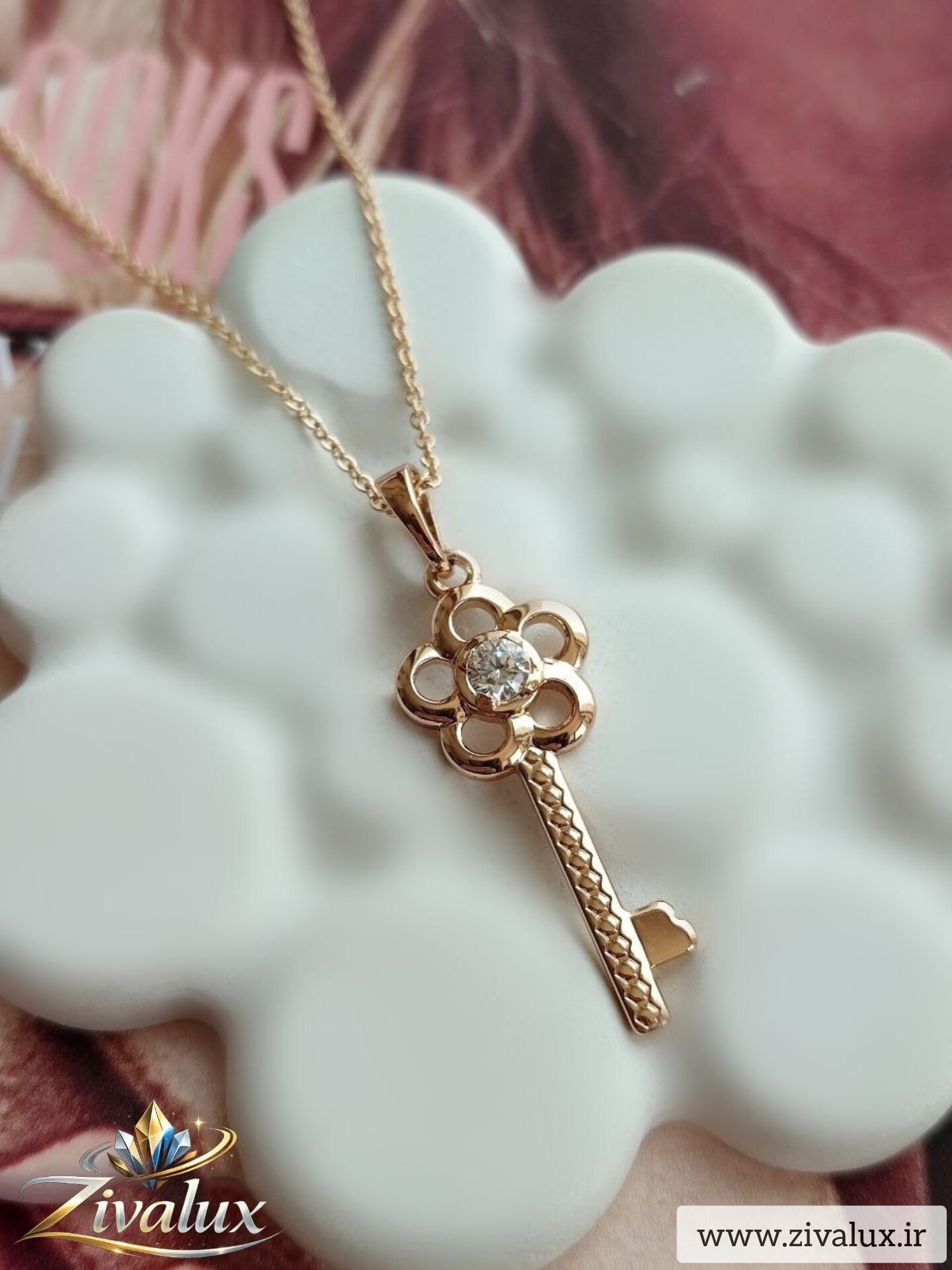 گردنبند زنانه مارک ژوپینگ XUPING طرح کلید نگین دار