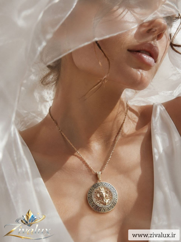 گردنبند زنانه مارک ورساچه VERSACE سیاه قلم نگین دار